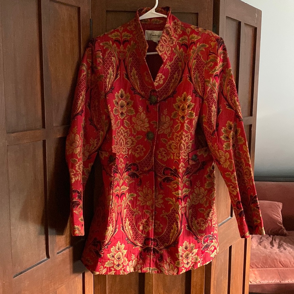 Beautifully made Cambridge Drygoods jacket. Floral design. Perfect fall jacket.